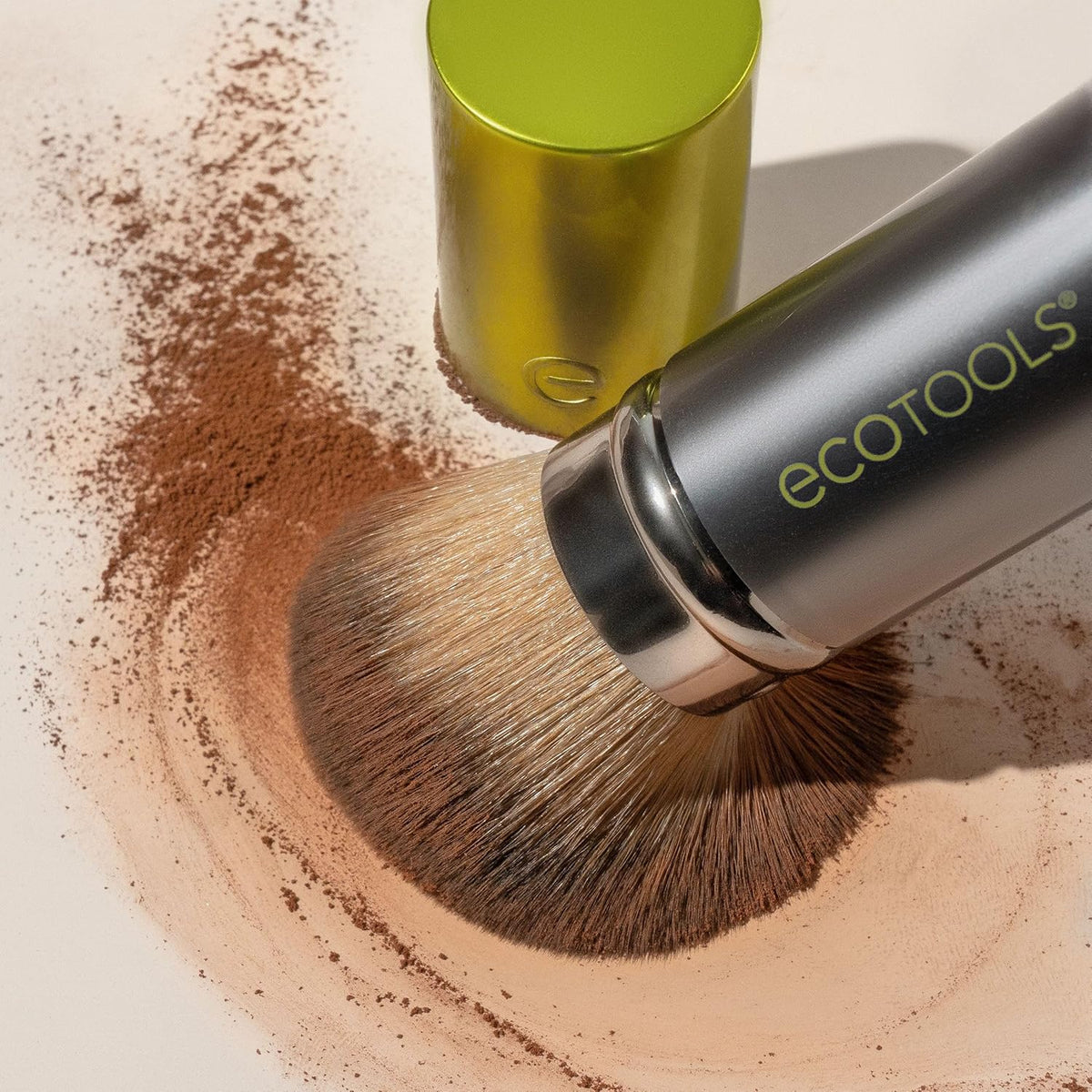 EcoTools Retractable Face Makeup Brush, Kabuki Brush for Foundation, Blush, Bronzer, & Powder, Travel Friendly & Perfect for On The Go, Eco Friendly, Synthetic & Cruelty Free Bristles, 1 Count